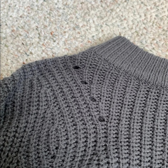 sweater - Picture 3 of 4